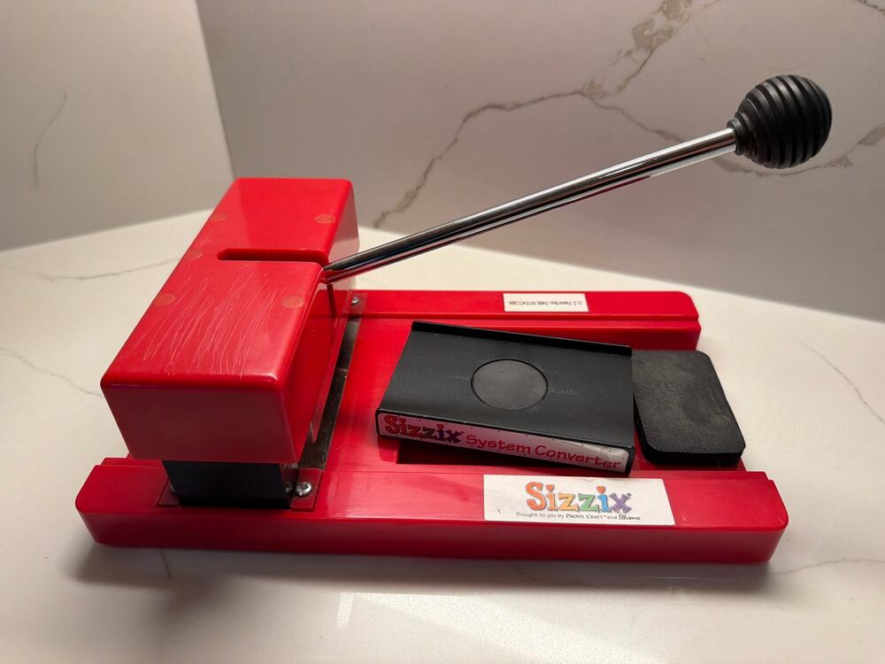 Sizzix Original Red Personal Die-Cutter Press Machine, Pad Provo Ellison